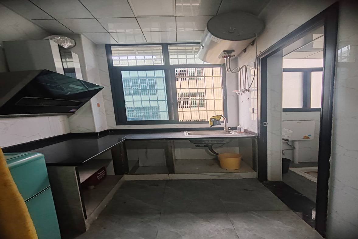 三元社区  1室1厅1卫    450.0元/月室内图