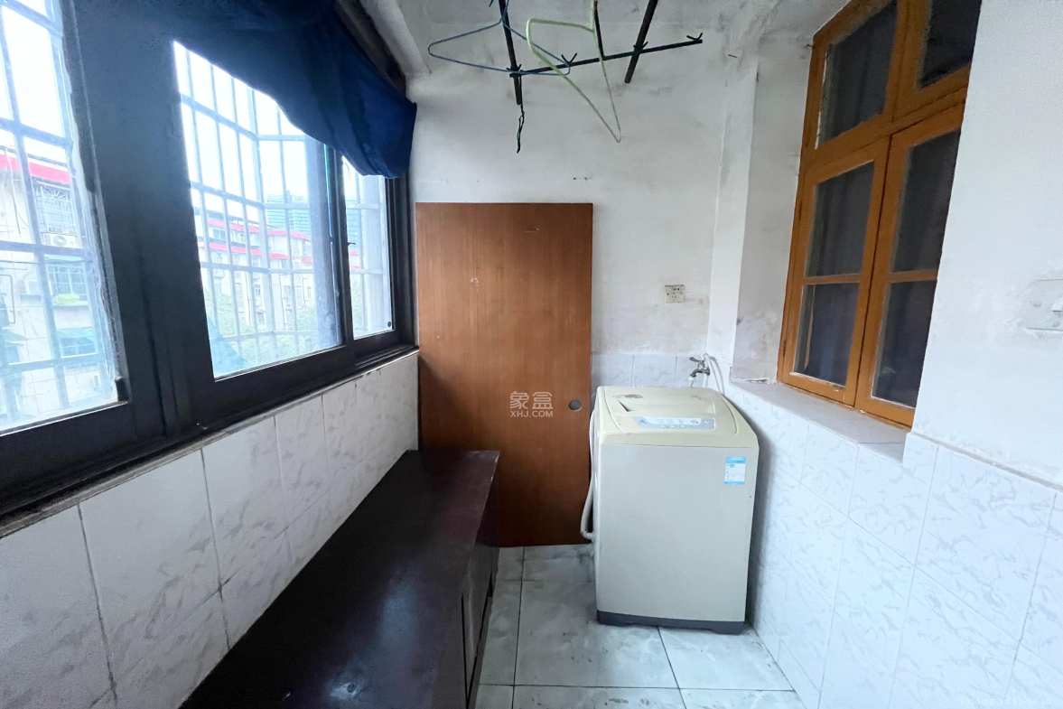 新天小区  2室2厅1卫   1200.00元/月室内图