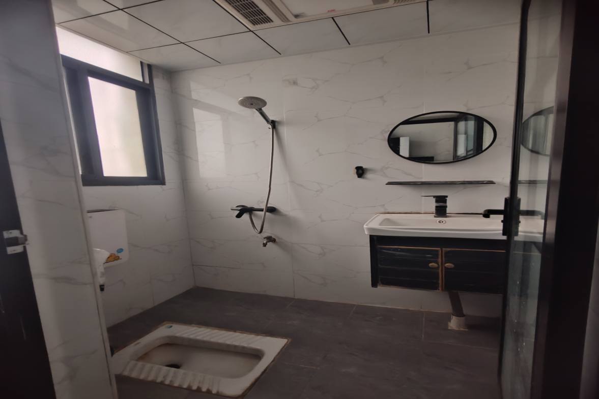 三元社区  1室1厅1卫    450.0元/月室内图