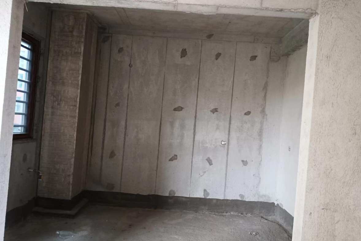 湖光山色  5室3厅3卫    142.8万 湖光山色  5室3厅3卫    142.8万客厅