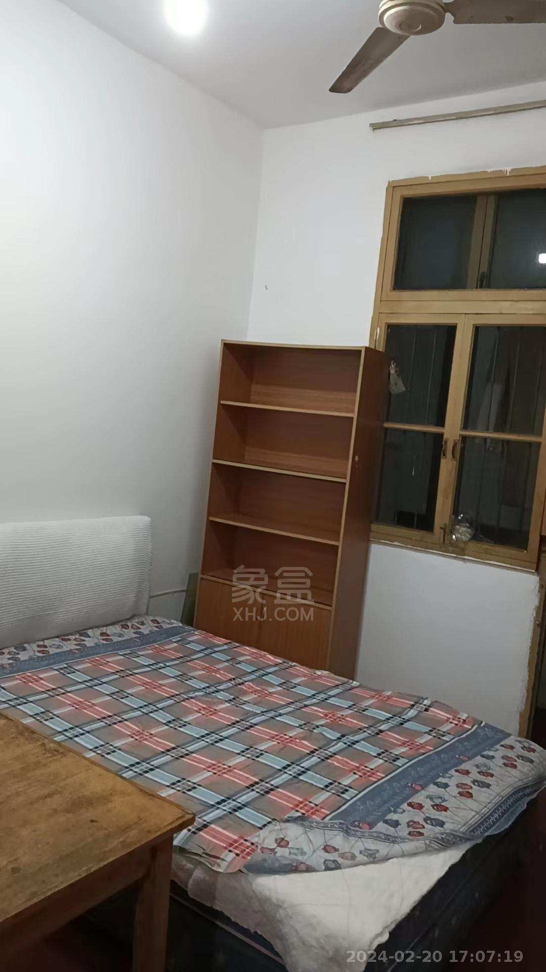 棉纺厂单位房  2室1厅1卫    900.0元/月 棉纺厂单位房  2室1厅1卫    900.0元/月室内图
