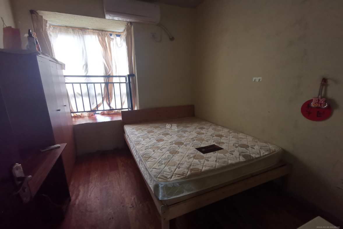 创元时代(成兴景苑) 4室2厅2卫 1800.0元/月 创元时代(成兴景苑) 4室2厅2卫 1800.0元/月室内图