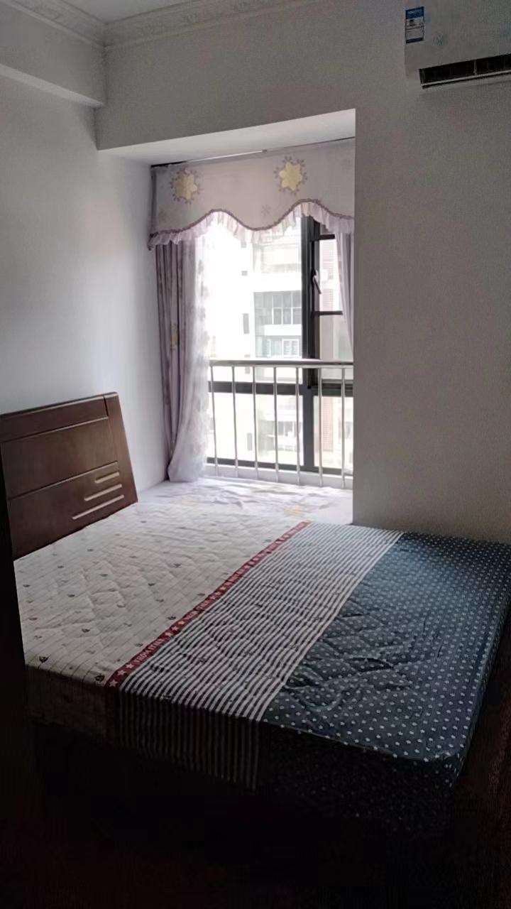 珠江愉景新城  3室2厅1卫   1800.00元/月室内图