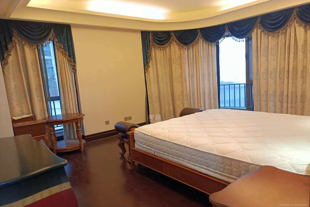 华远华中心  4室2厅4卫    11500.0元/月 华远华中心  4室2厅4卫    11500.0元/月室内图