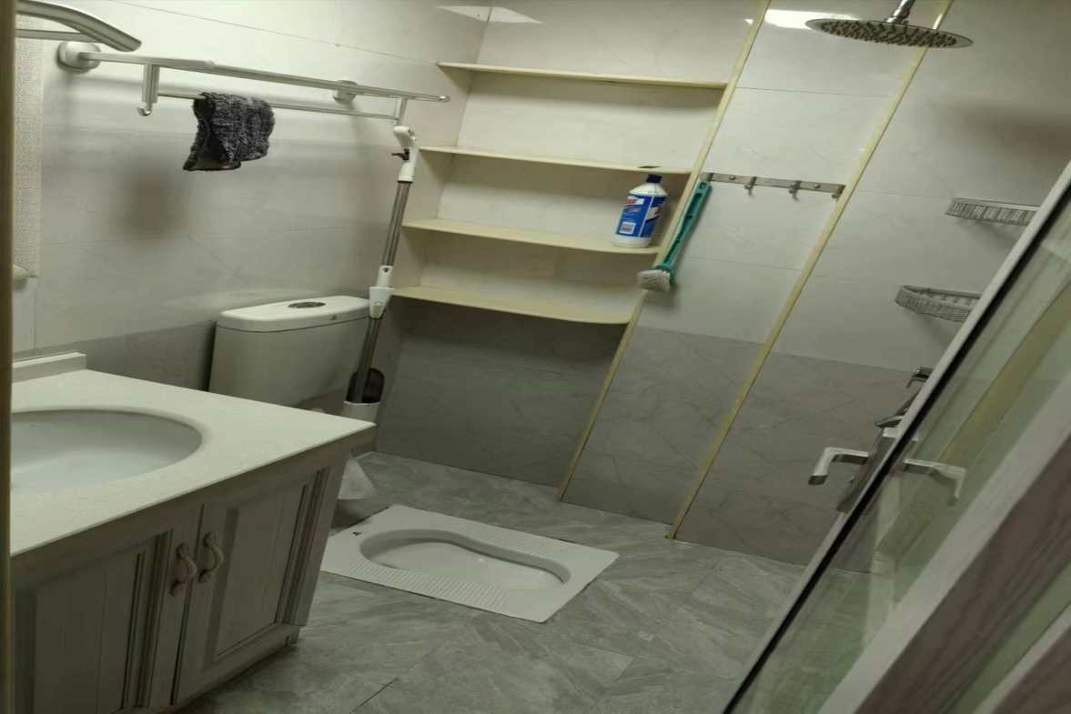 盛世时代广场 1室1厅1卫 1200.0元/月 盛世时代广场 1室1厅1卫 1200.0元/月室内图