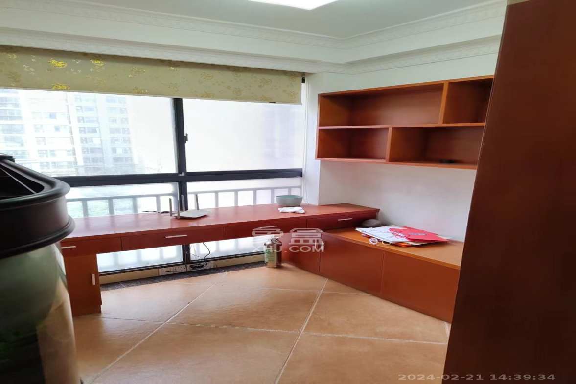 卓越蔚蓝海岸二期  3室2厅2卫    2600.0元/月室内图