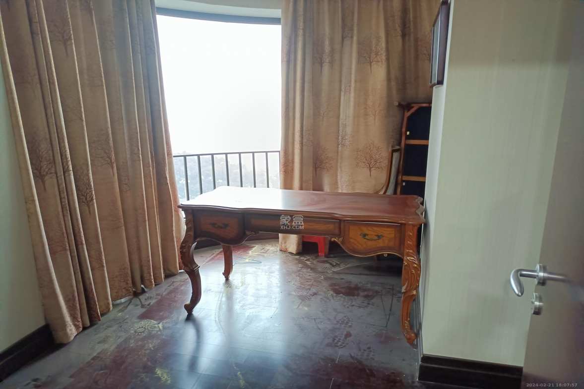 华远华中心  4室2厅4卫    11500.0元/月 华远华中心  4室2厅4卫    11500.0元/月室内图