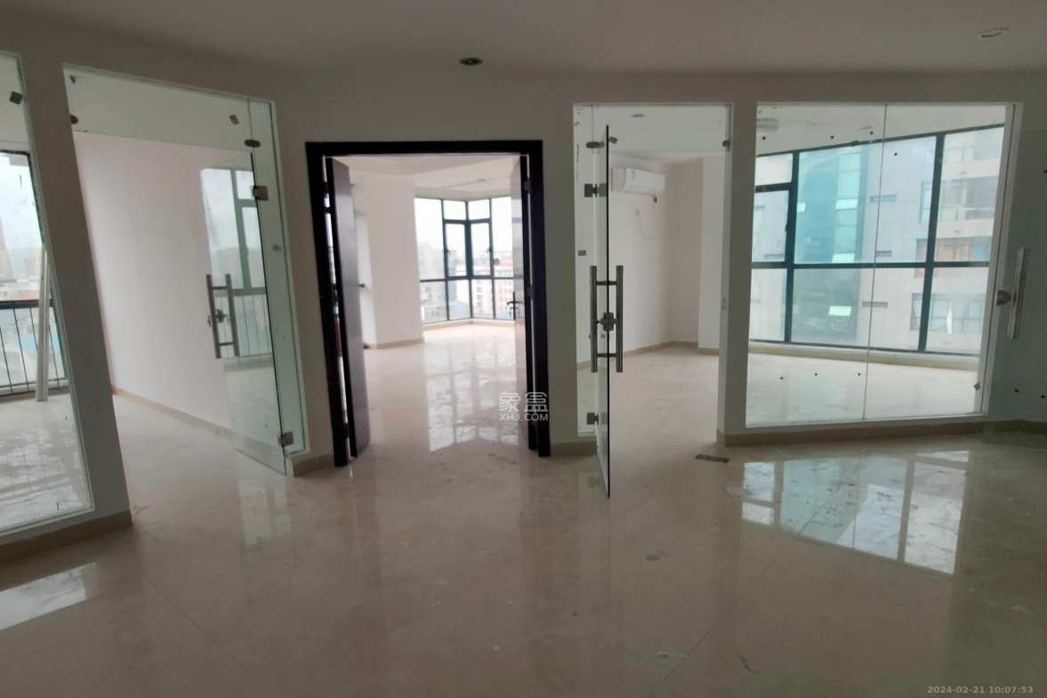 长房时代城  0室0厅0卫    6800.0元/月室内图