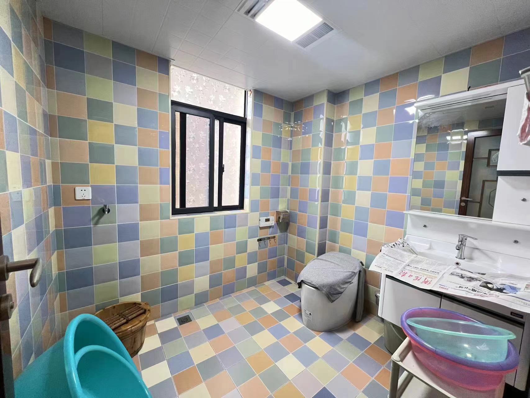 城市新天地  3室2厅2卫    65.8万