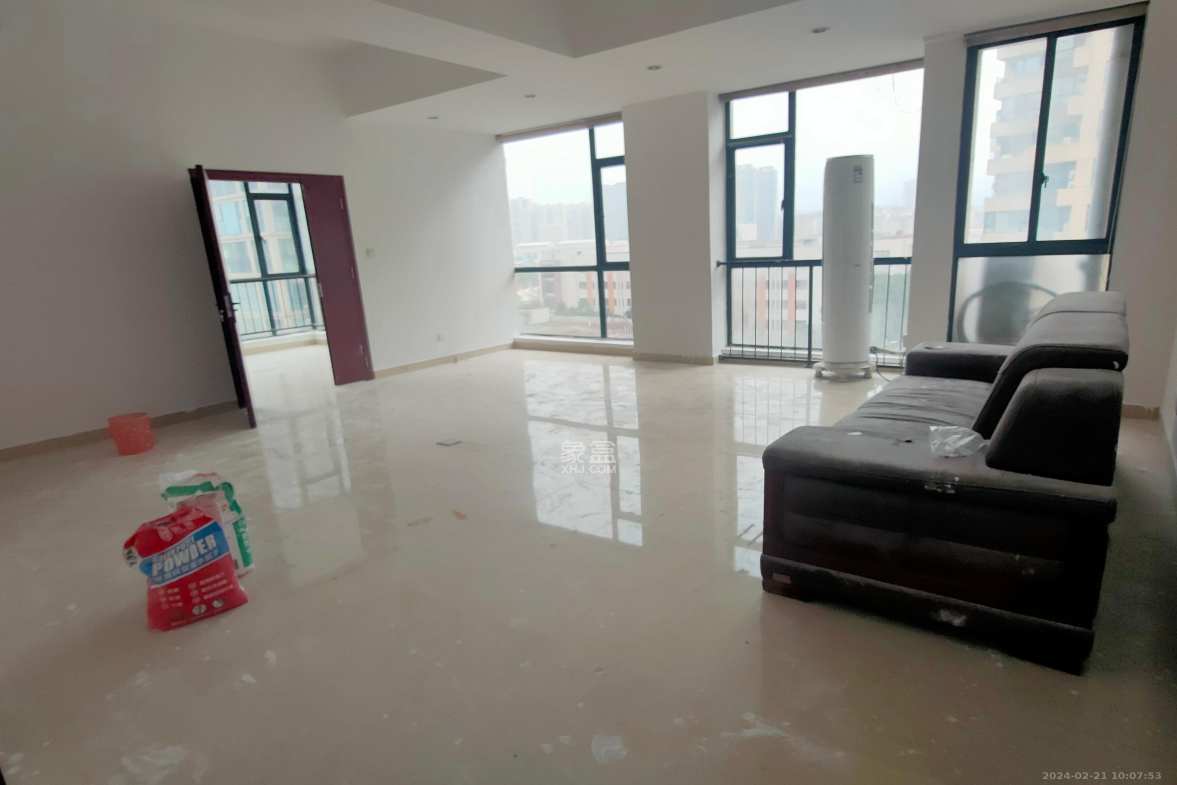 长房时代城  0室0厅0卫    6800.0元/月室内图