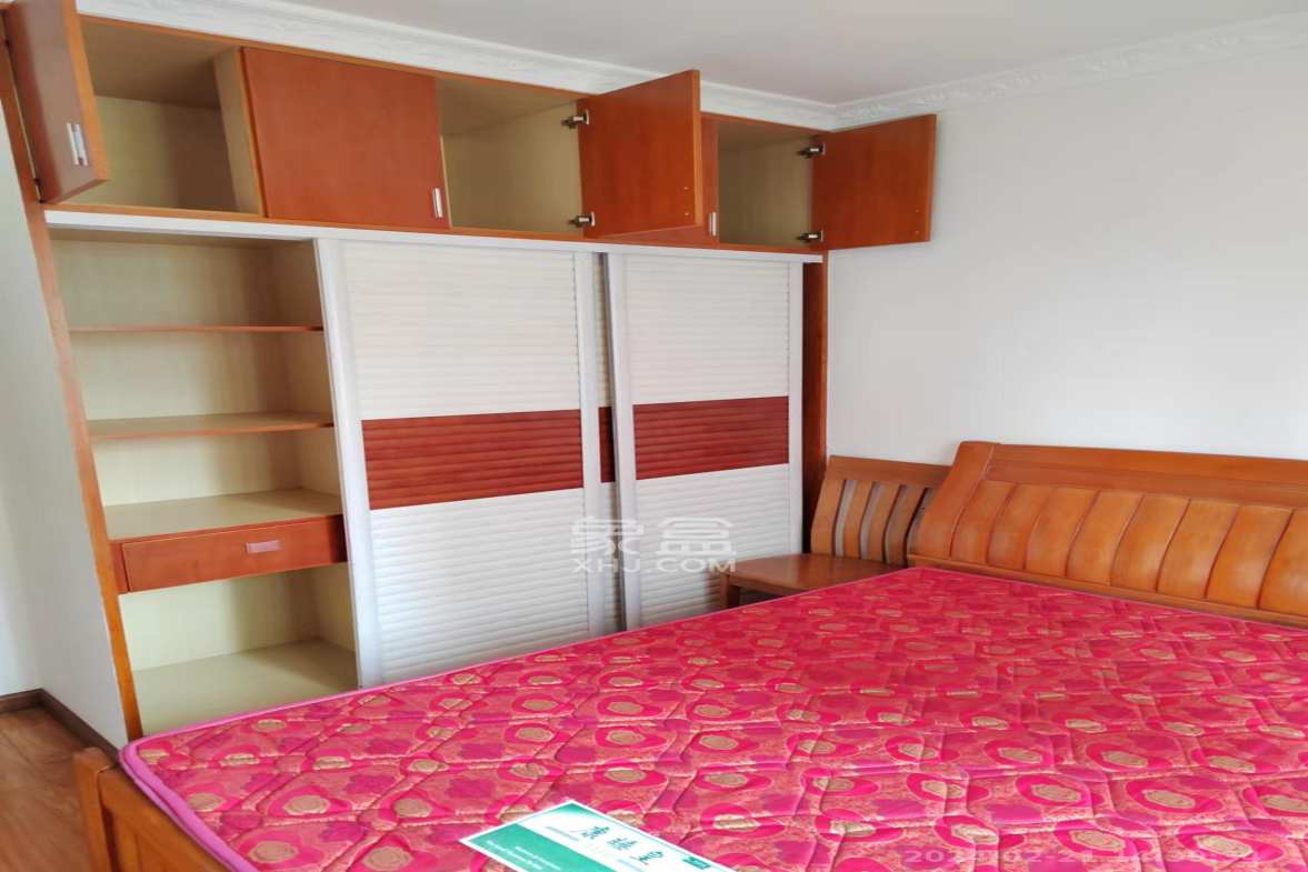 卓越蔚蓝海岸二期  3室2厅2卫    2600.0元/月室内图