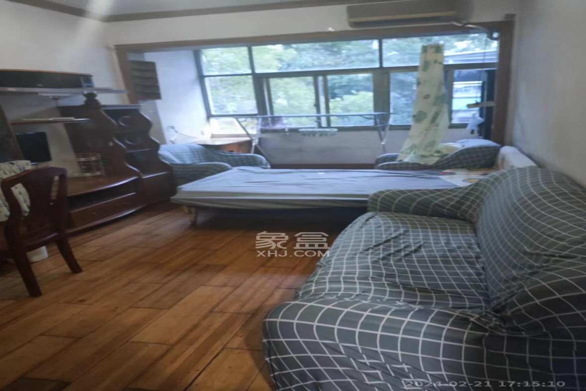 安泰新村  3室2厅2卫    2000.0元/月室内图1