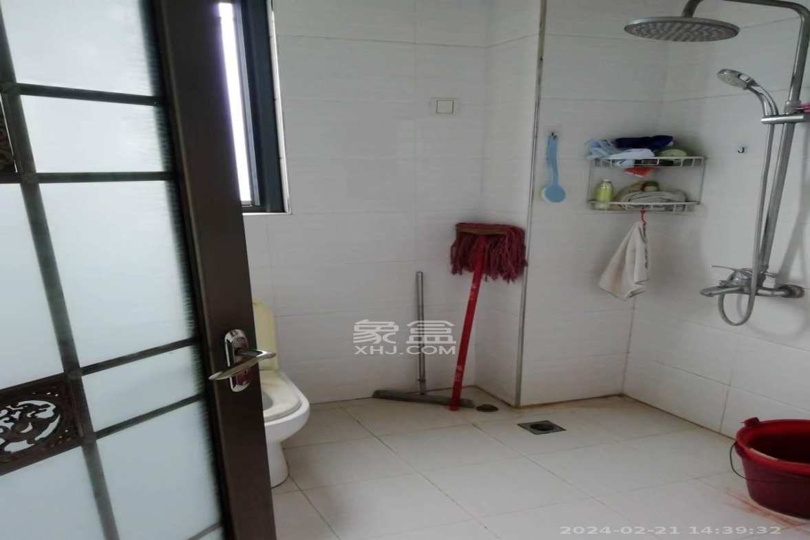 卓越蔚蓝海岸二期  3室2厅2卫    2600.0元/月室内图