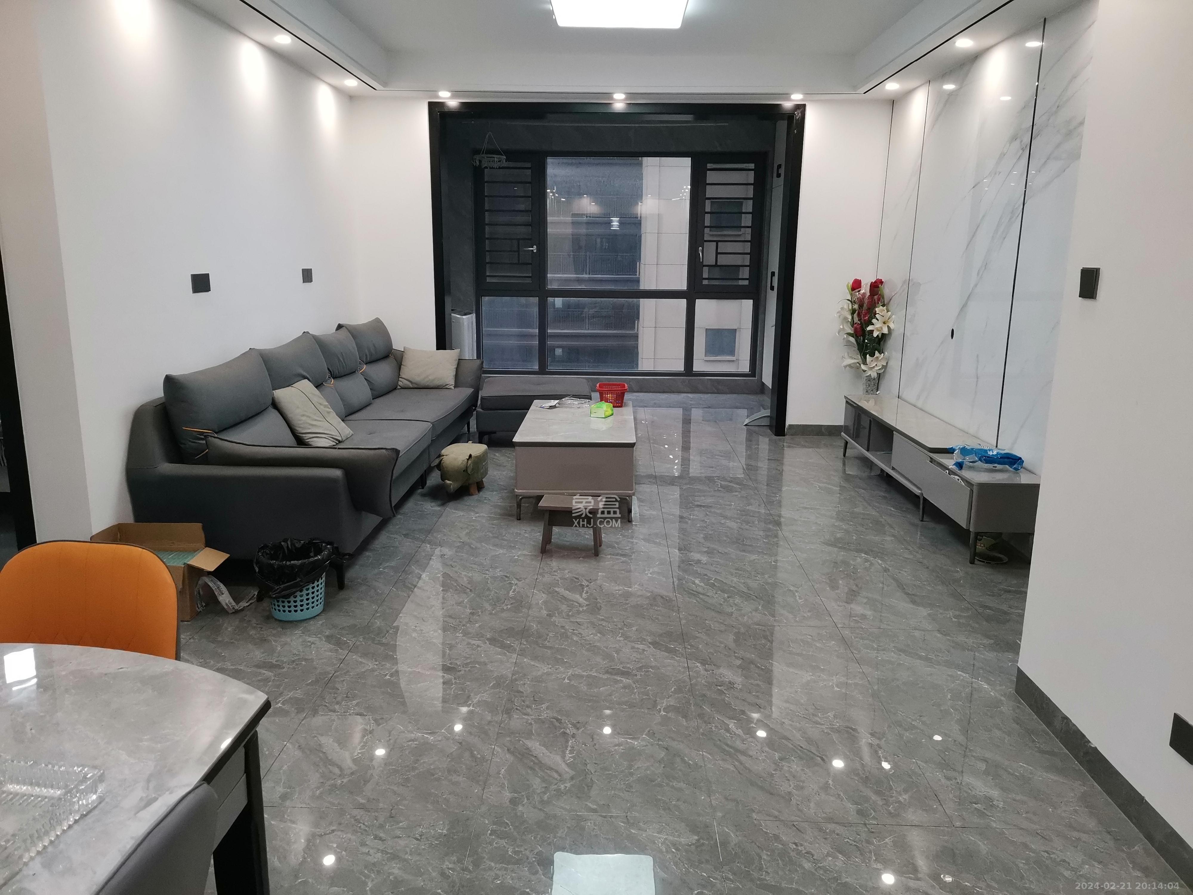 通号岭绣苑 5室2厅2卫 2800.0元/月