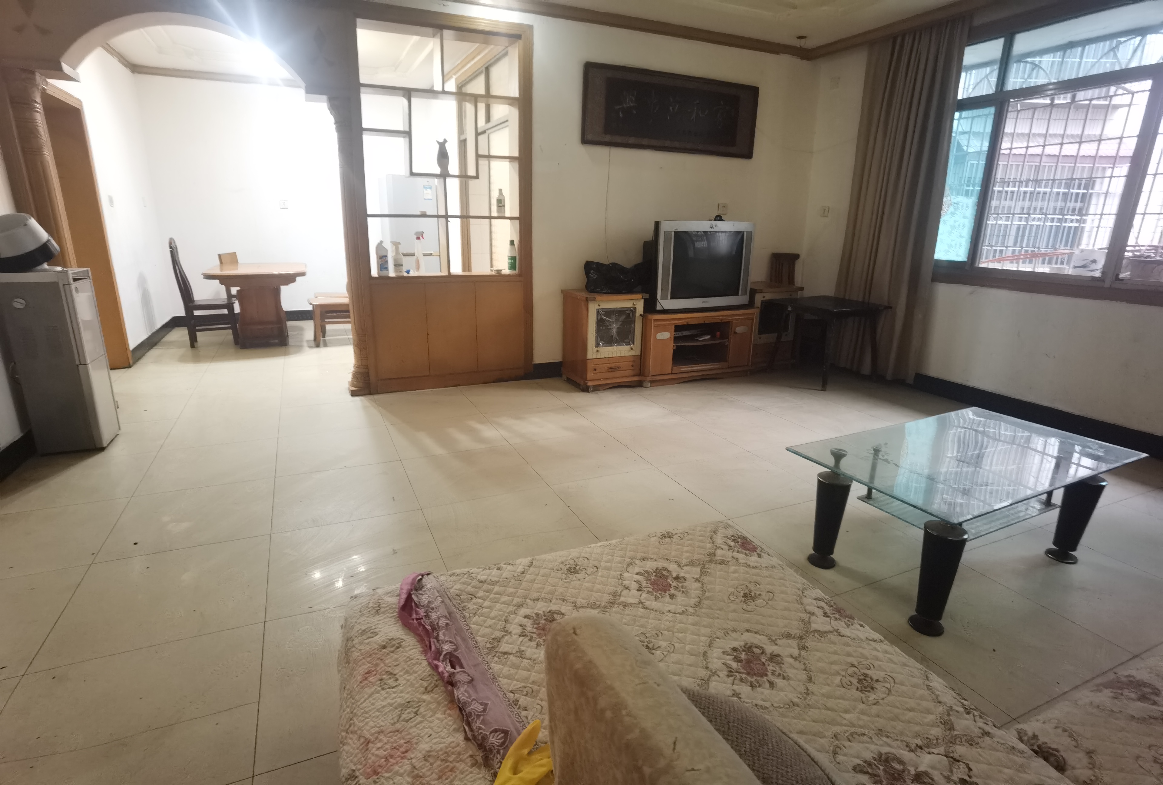 育财农贸市场（民营市场）  3室2厅2卫    1000.0元/月