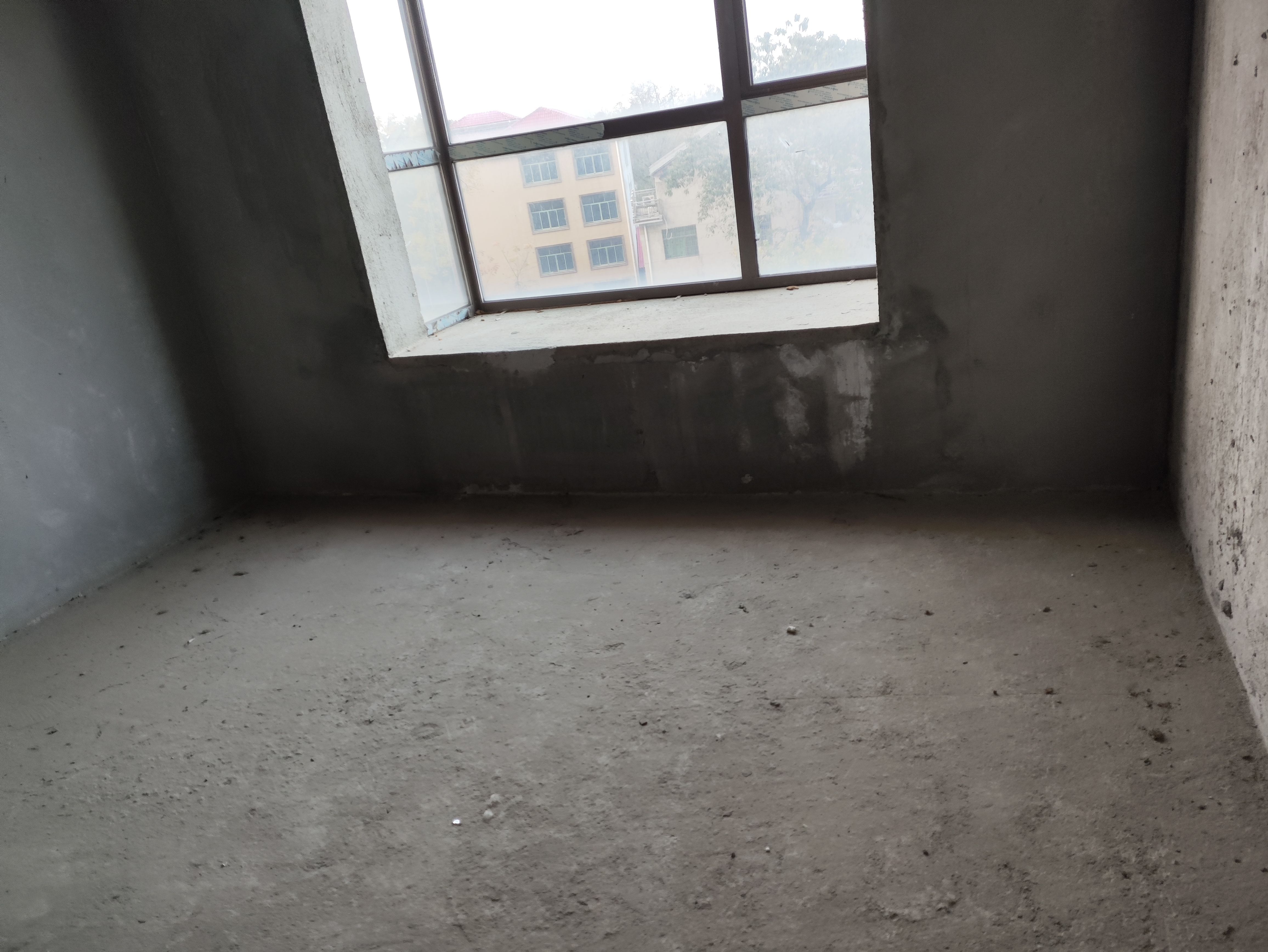 鹏泰天麓  4室2厅2卫    95.8万