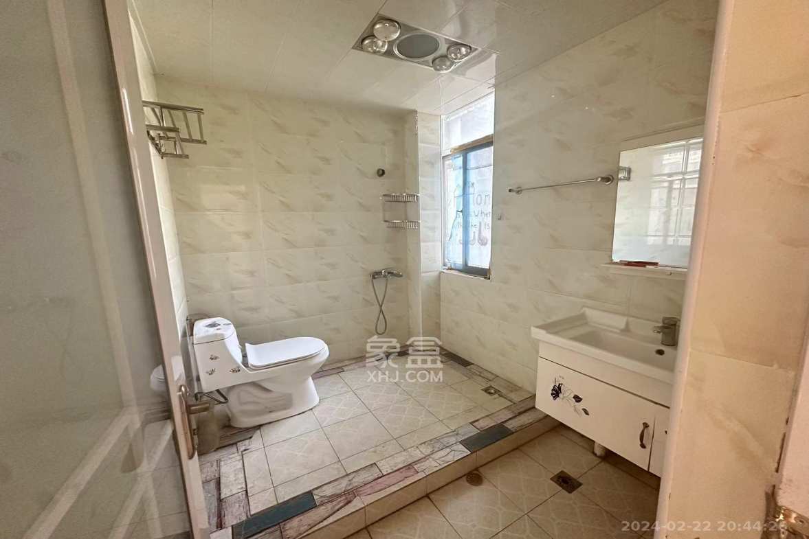 德泽苑  3室2厅2卫    2400.0元/月室内图