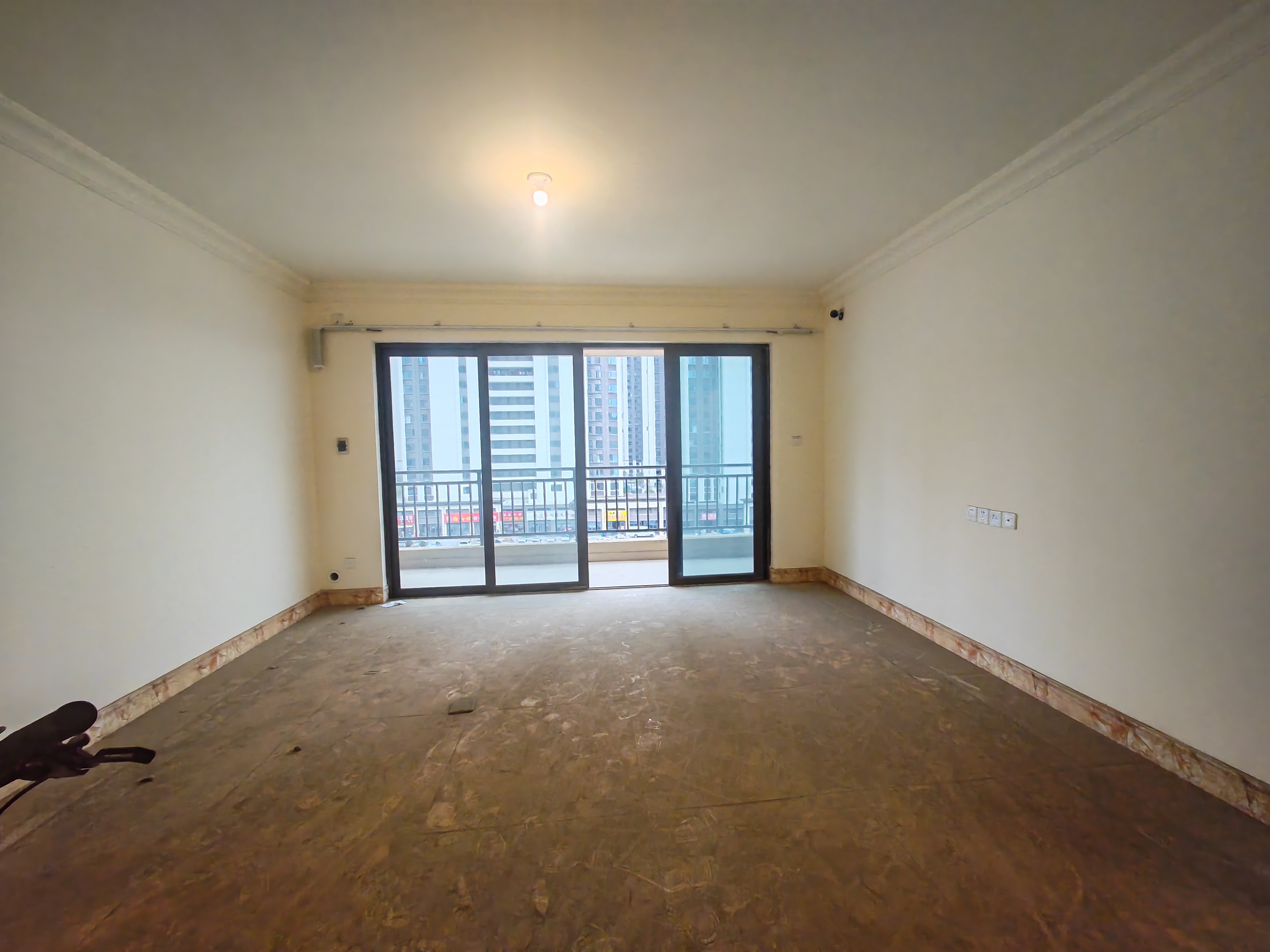 碧桂园豪园  4室2厅2卫    92.8万