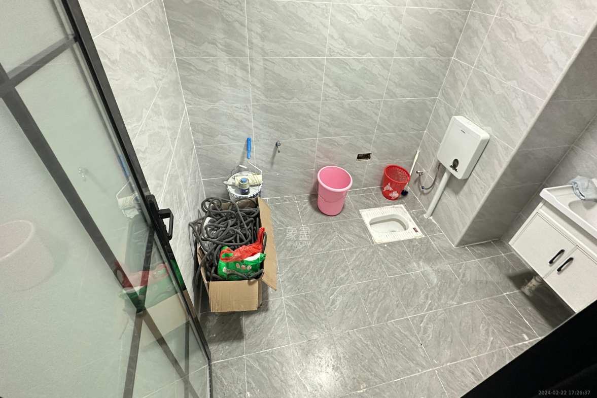 港湘铂玥（天园地芳国际珠宝城）  2室1厅1卫    2700.0元/月室内图