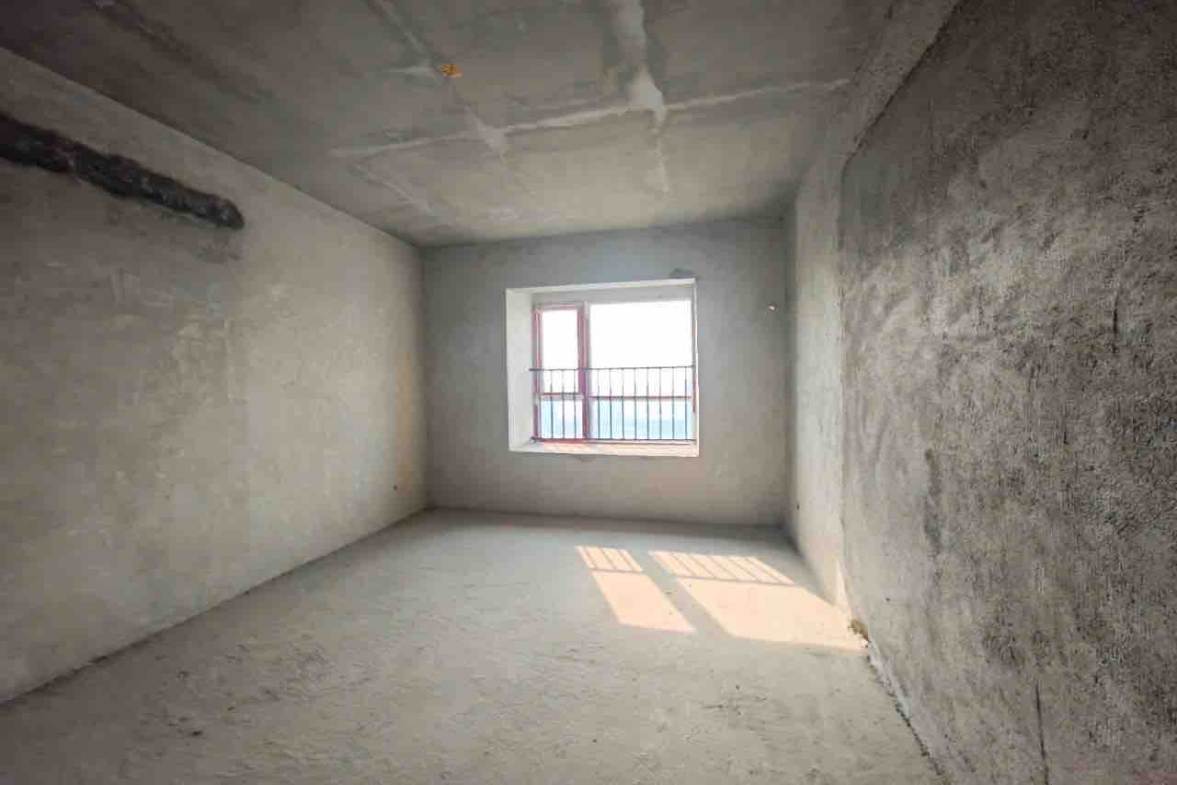 三星华厦 3室2厅2卫 90.00万 三星华厦 3室2厅2卫 90.00万客厅