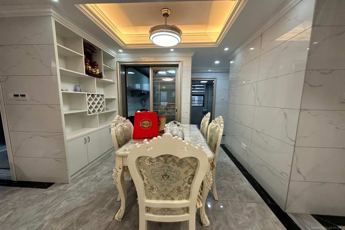 天鸿天府（天鸿中央大院）  4室2厅2卫    3600.0元/月室内图