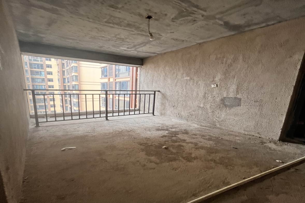 五洲锦城 3室2厅1卫 65.0万 五洲锦城 3室2厅1卫 65.0万客厅