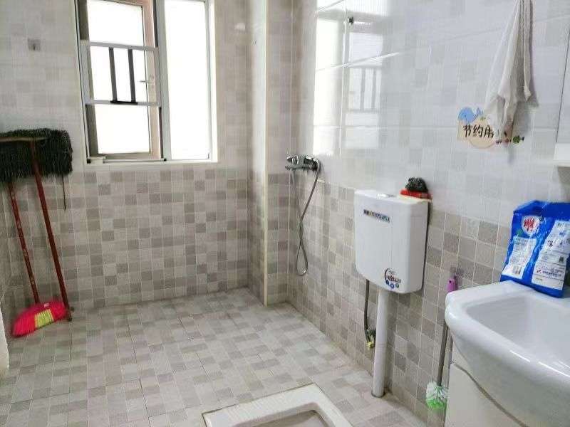 特变水木融城  3室2厅2卫   1800.00元/月室内图