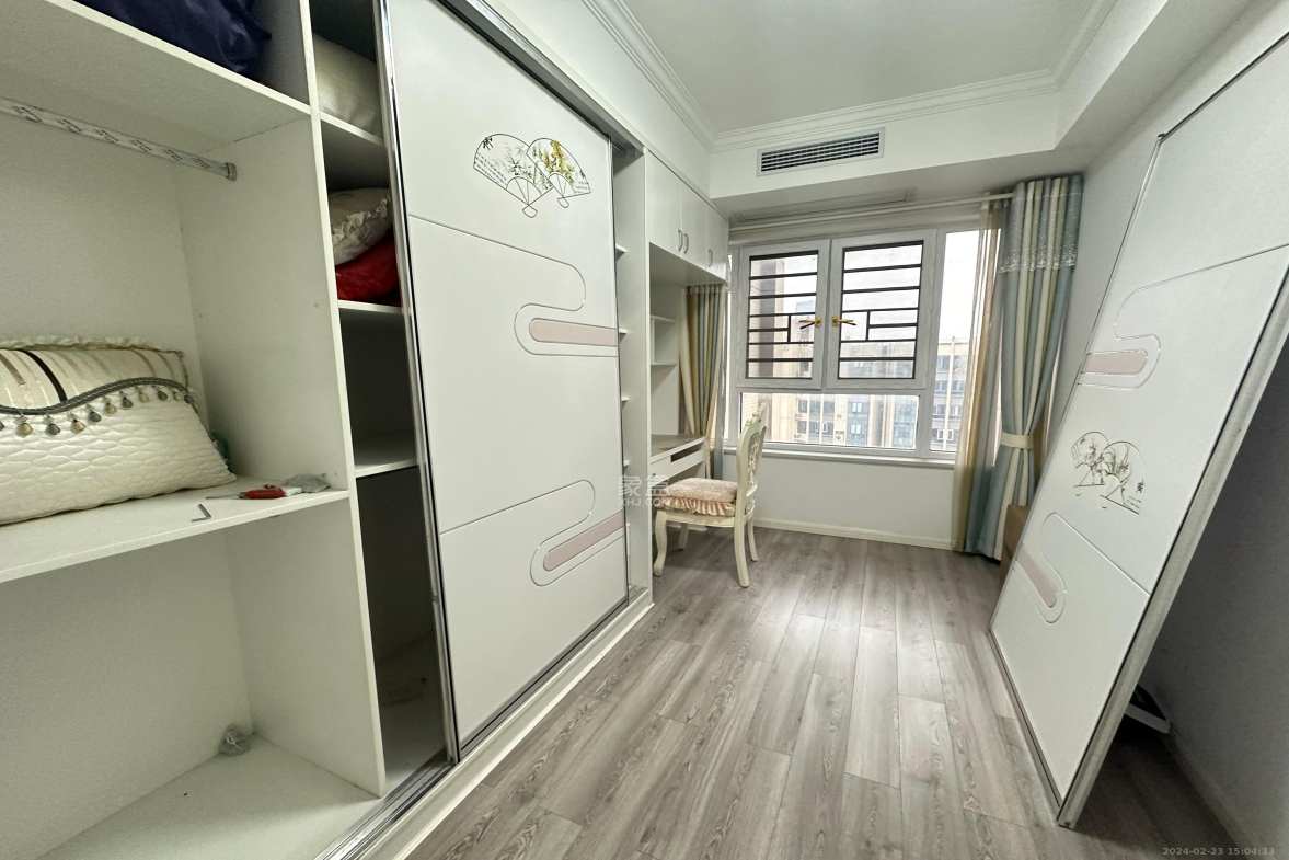 天鸿天府（天鸿中央大院）  4室2厅2卫    3600.0元/月室内图