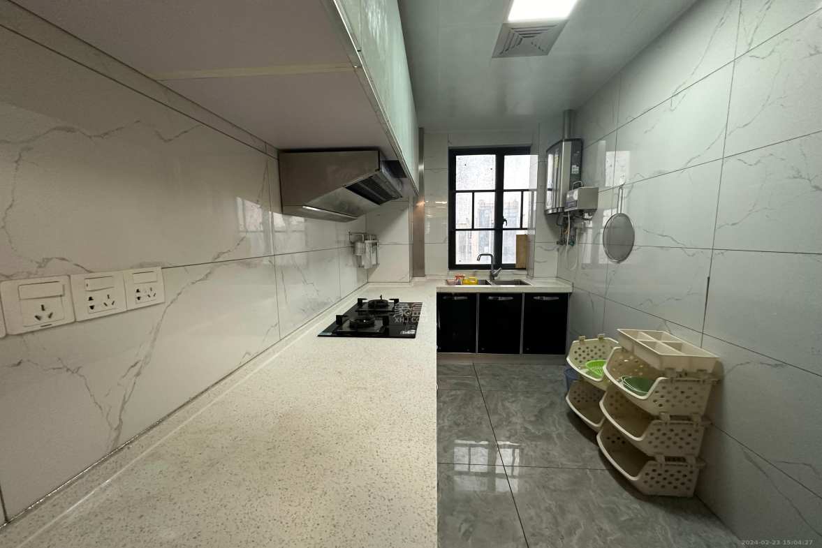 天鸿天府（天鸿中央大院）  4室2厅2卫    3600.0元/月室内图