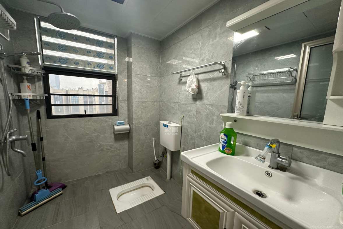 天鸿天府（天鸿中央大院）  4室2厅2卫    3600.0元/月室内图