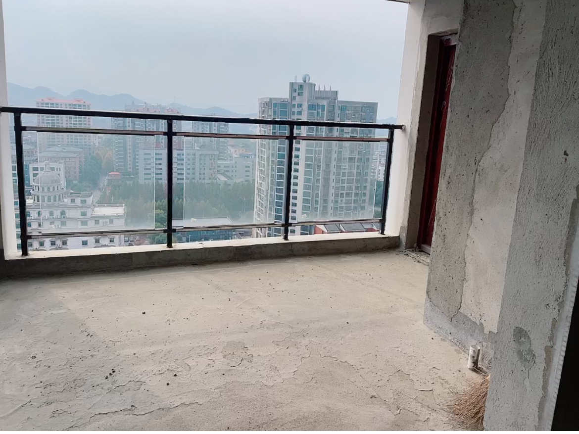 国色天香  3室2厅2卫    58.0万