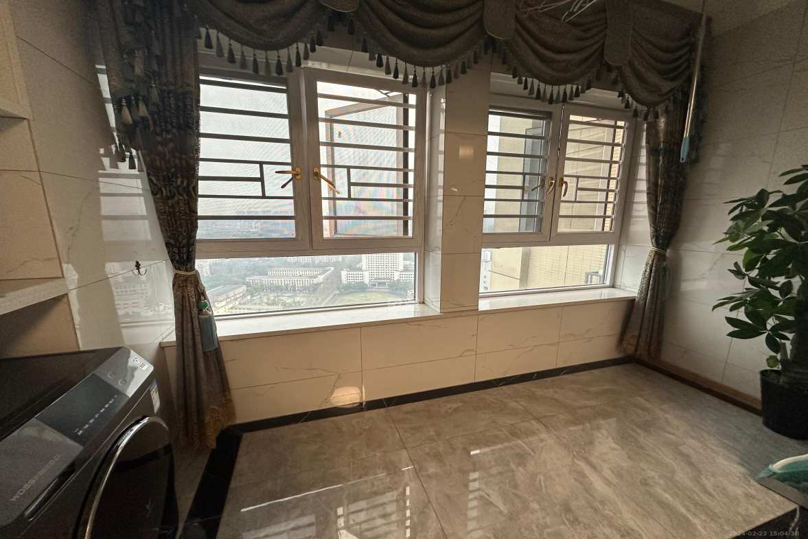 天鸿天府（天鸿中央大院）  4室2厅2卫    3600.0元/月室内图