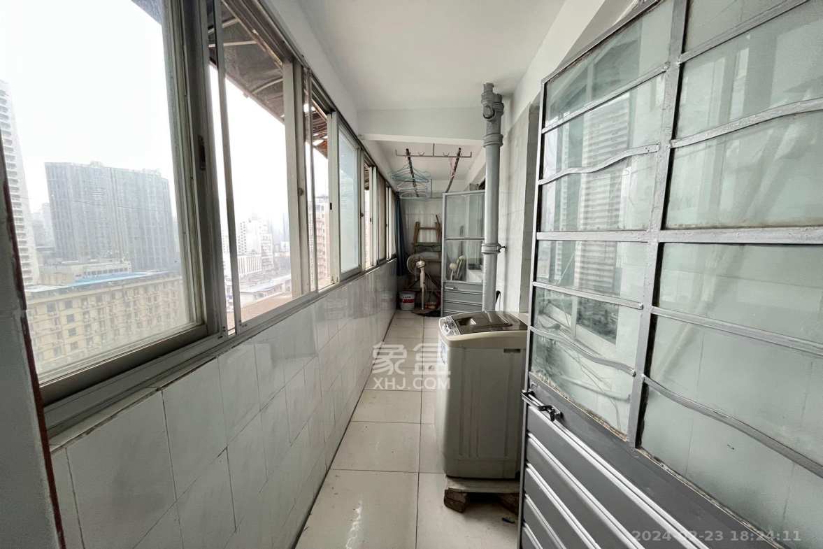 中国铝业单位宿舍  3室1厅1卫   2400.00元/月室内图