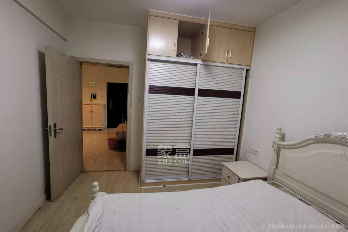 百纳广场（百纳公寓）  2室0厅0卫   2400.00元/月室内图