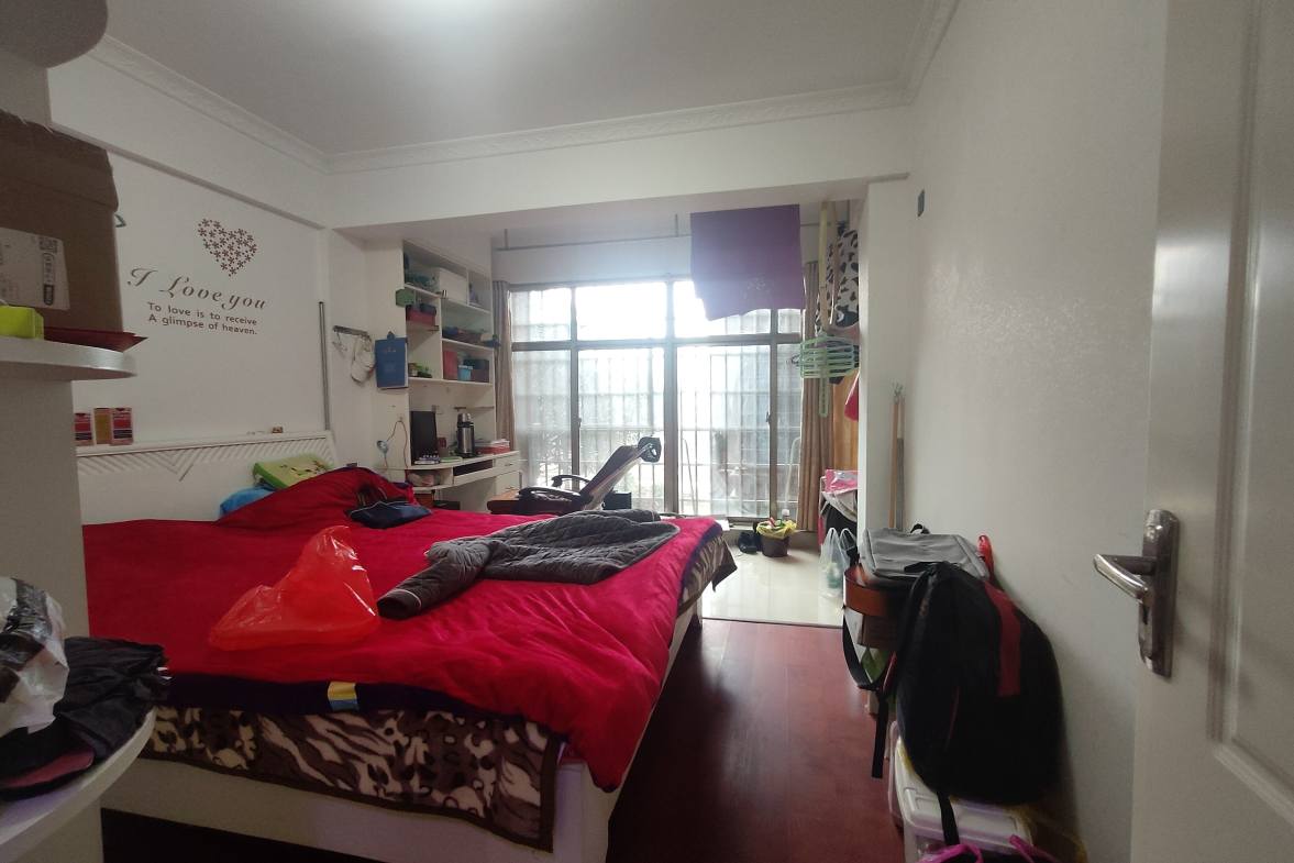 新概念 3室2厅2卫 70.0万 新概念 3室2厅2卫 70.0万客厅