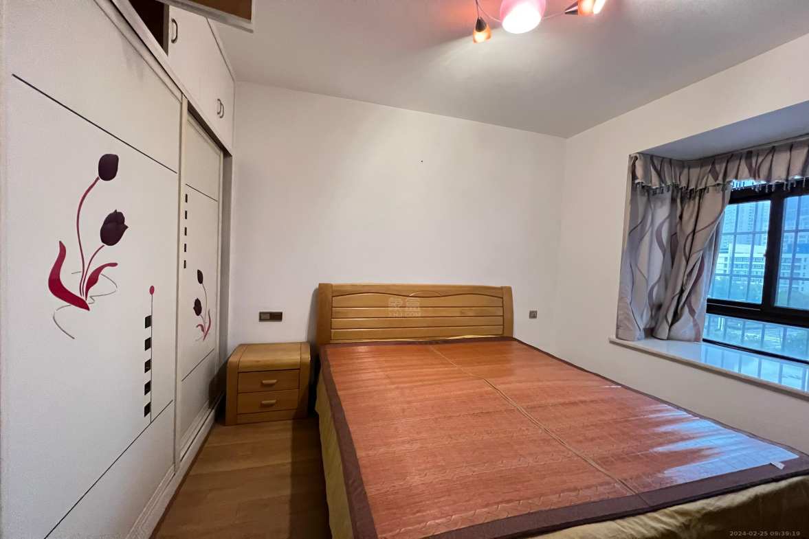 华府龙苑 2室2厅2卫 1800.0元/月 华府龙苑 2室2厅2卫 1800.0元/月室内图