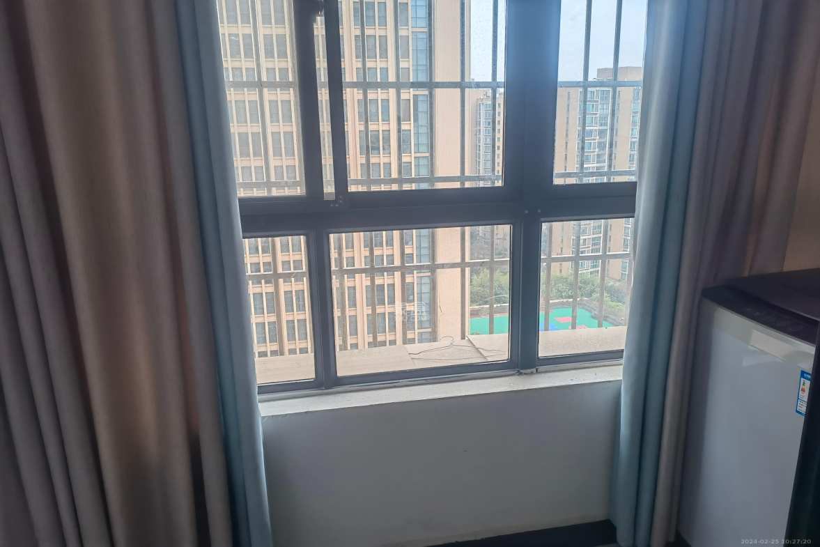 圭塘三小区 1室1厅1卫 1700.0元/月 圭塘三小区 1室1厅1卫 1700.0元/月室内图