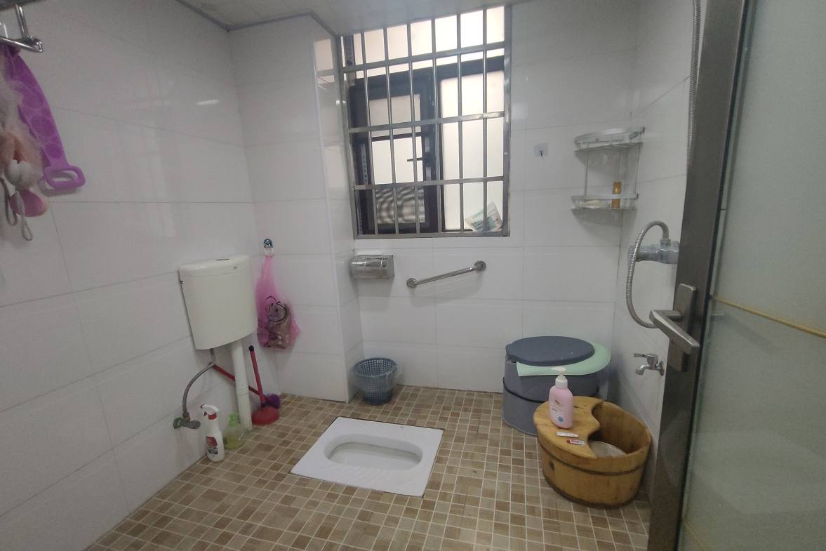 新概念 3室2厅2卫 70.0万 新概念 3室2厅2卫 70.0万客厅