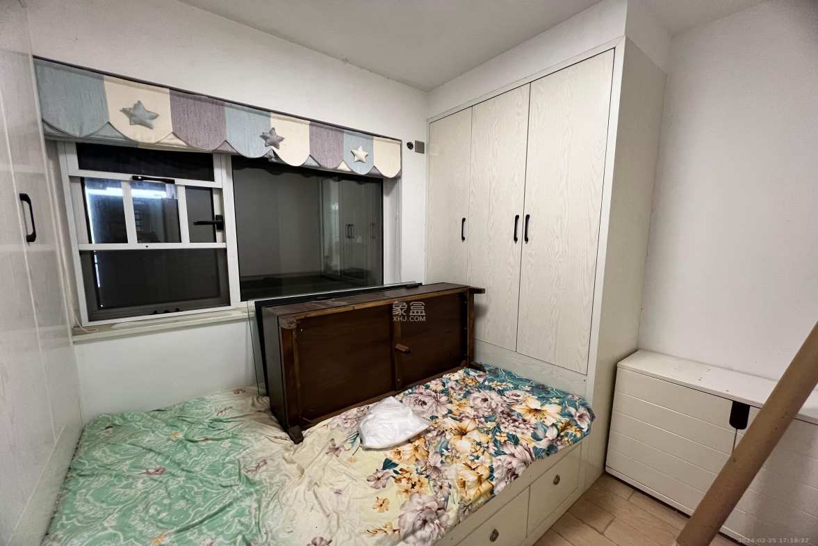 绿地之窗  3室2厅2卫    2800.0元/月室内图