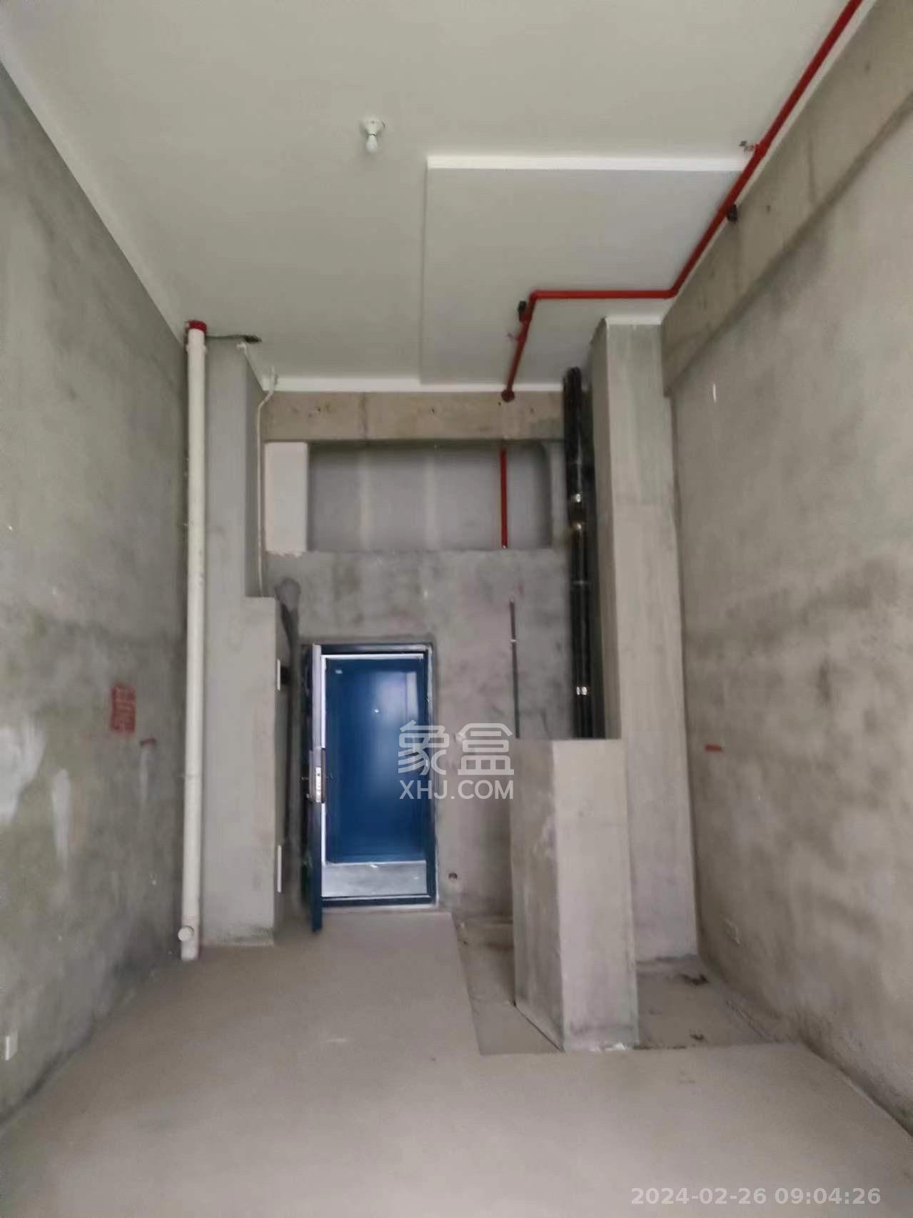 绿地V岛  1室1厅1卫   1800.00元/月