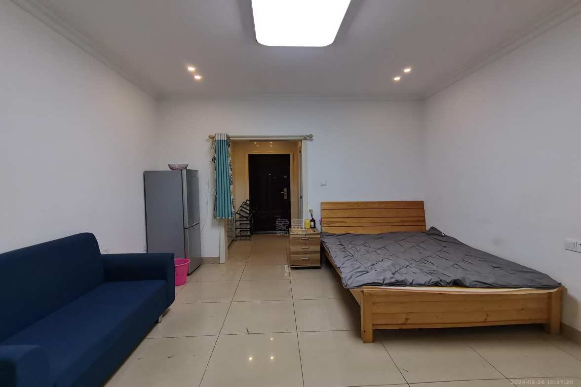 金质颐园  1室1厅1卫    1200.0元/月室内图1