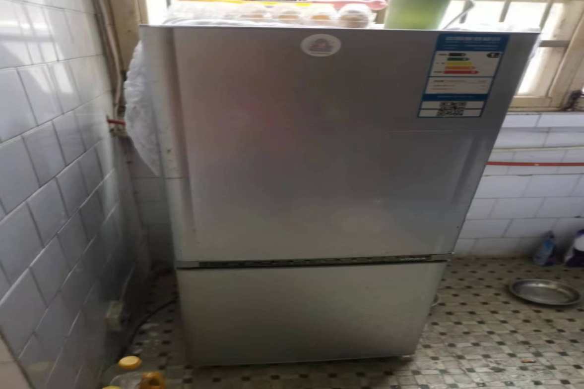 工商银行娄底总行老家属楼 2室1厅1卫 900.0元/月 工商银行娄底总行老家属楼 2室1厅1卫 900.0元/月室内图