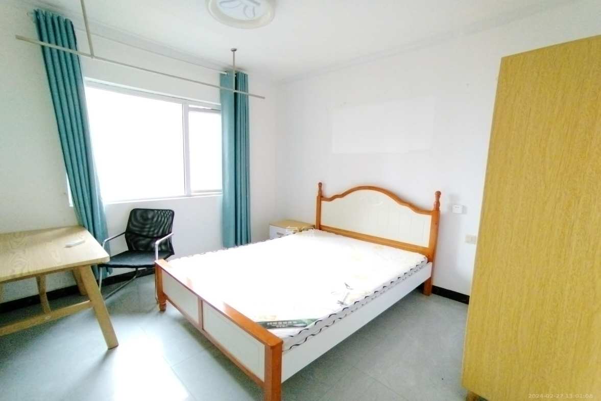 保利香槟国际  1室1厅1卫   1300.00元/月室内图1