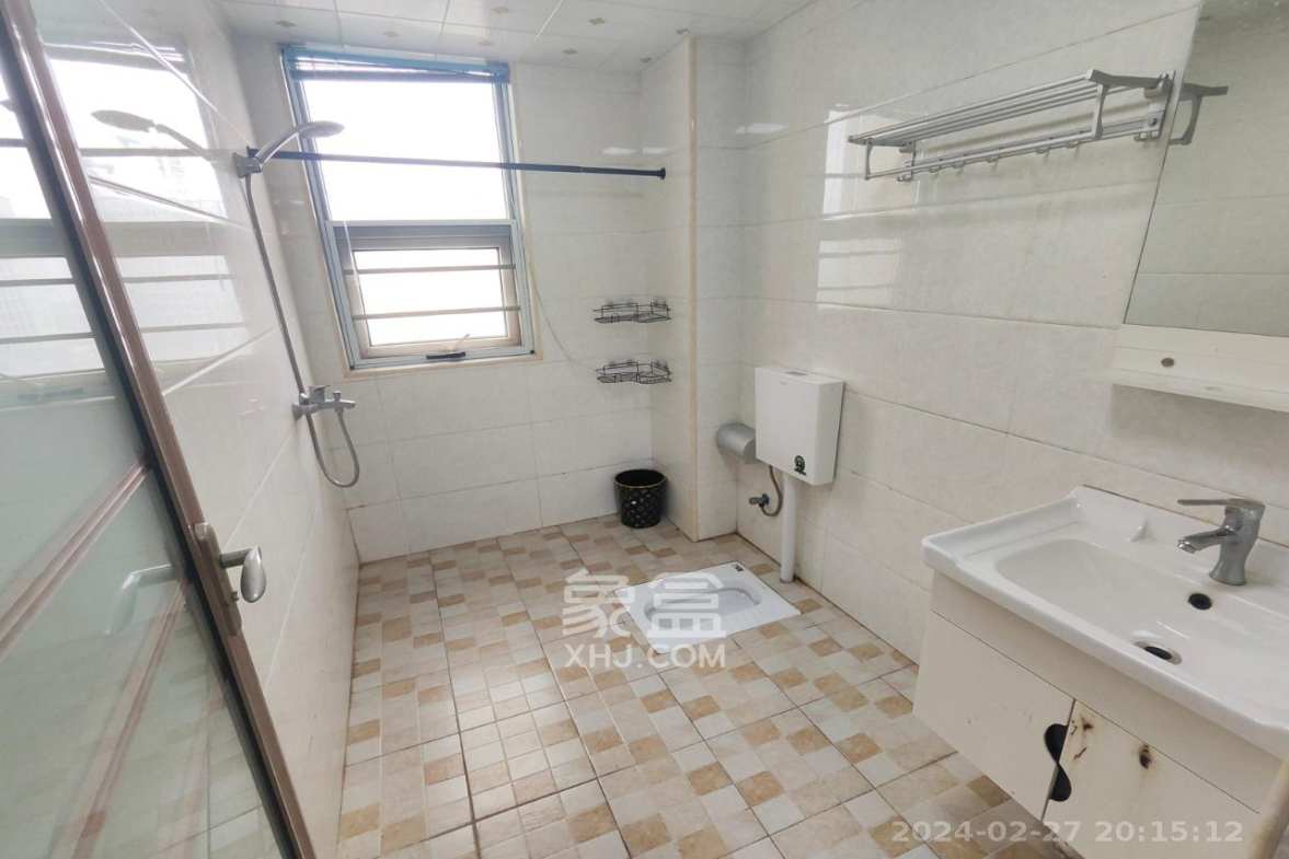 和康园小区  3室2厅2卫    2200.0元/月室内图