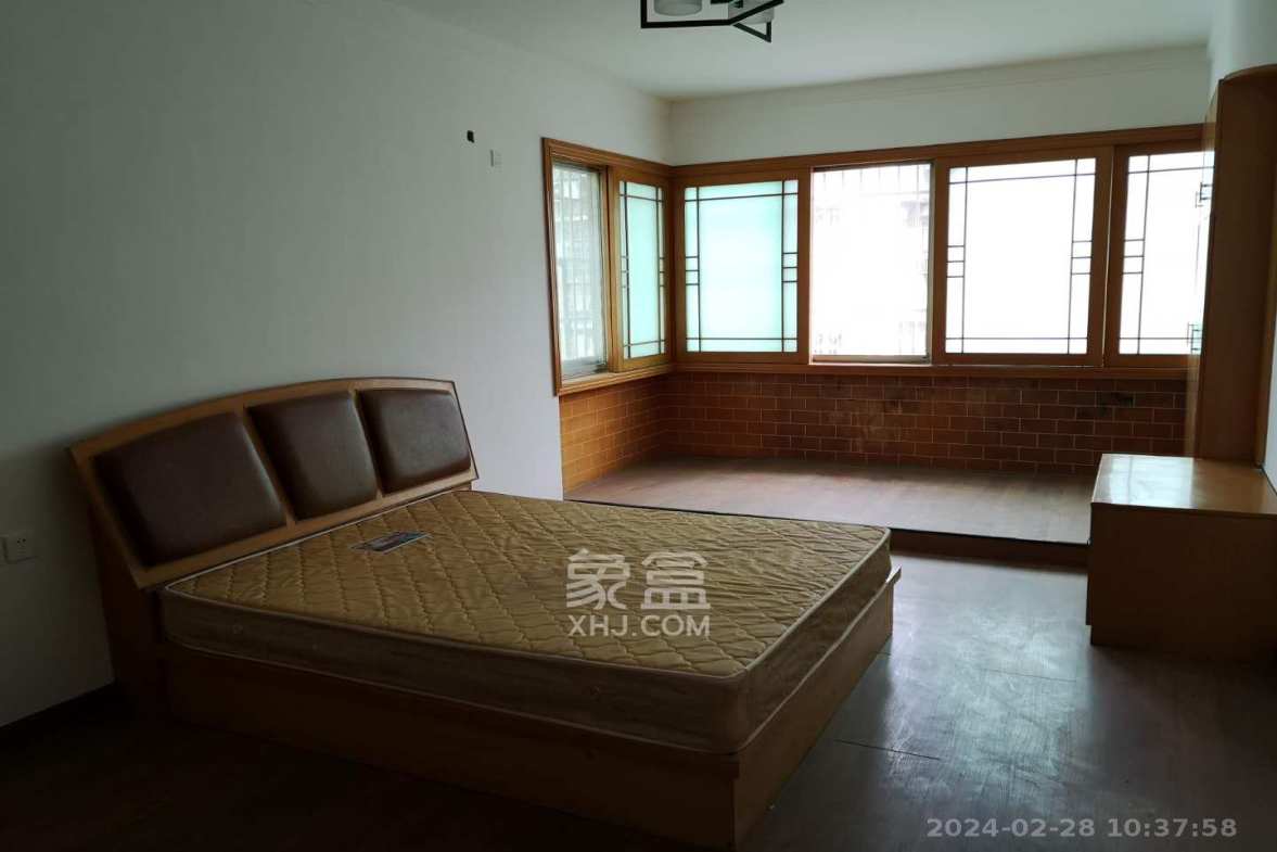 望兴家园 4室2厅2卫 2600.0元/月 望兴家园 4室2厅2卫 2600.0元/月室内图