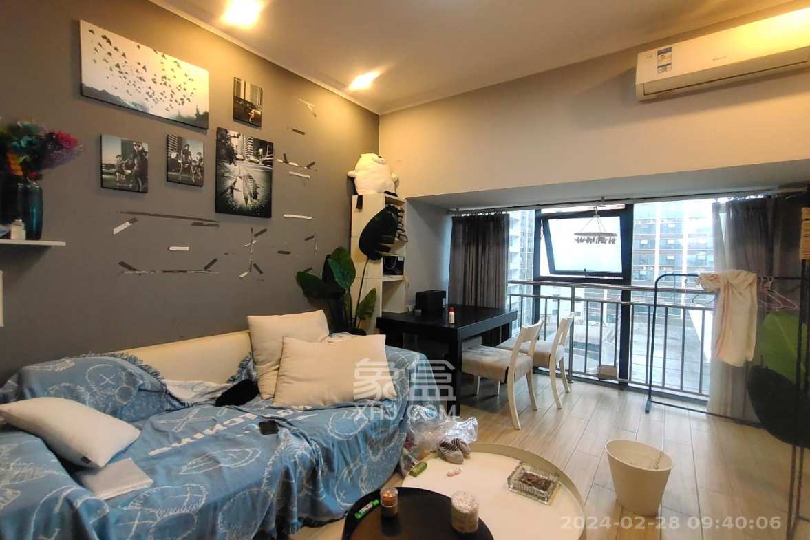 达美D6区  2室1厅1卫    2300.0元/月室内图1