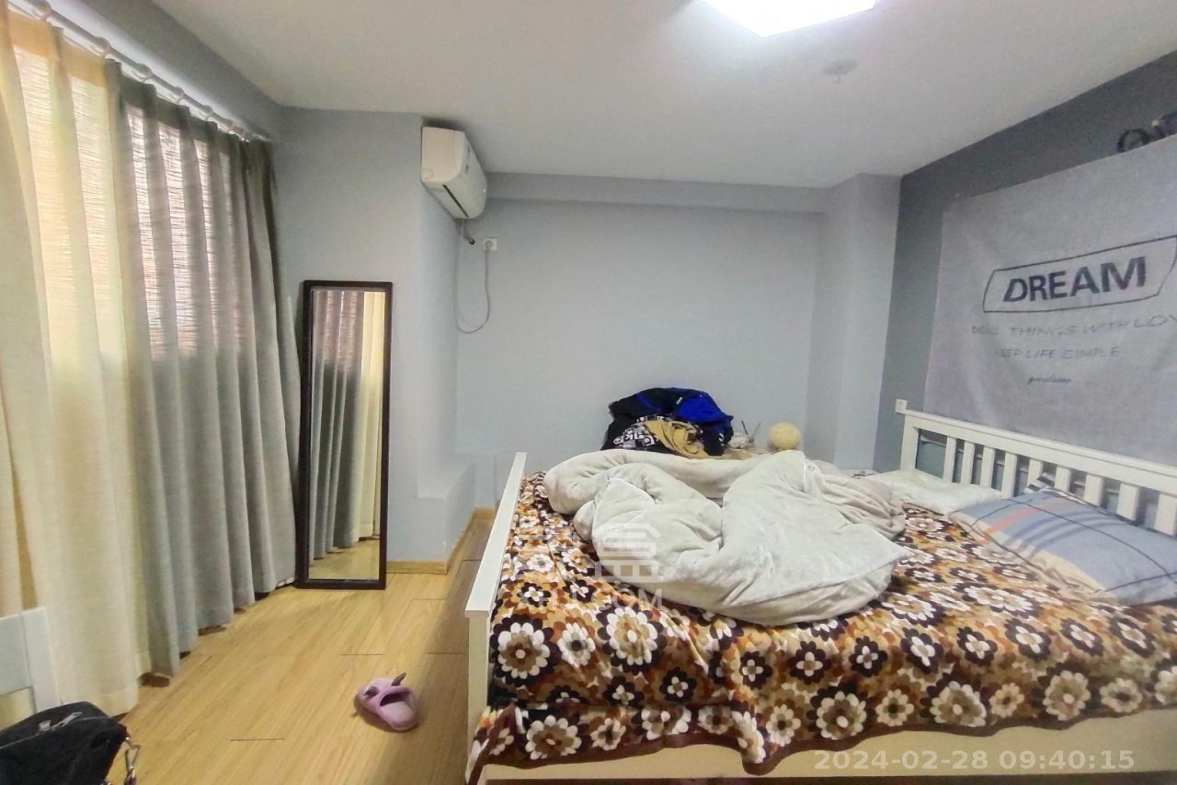 达美D6区  2室1厅1卫    2300.0元/月室内图