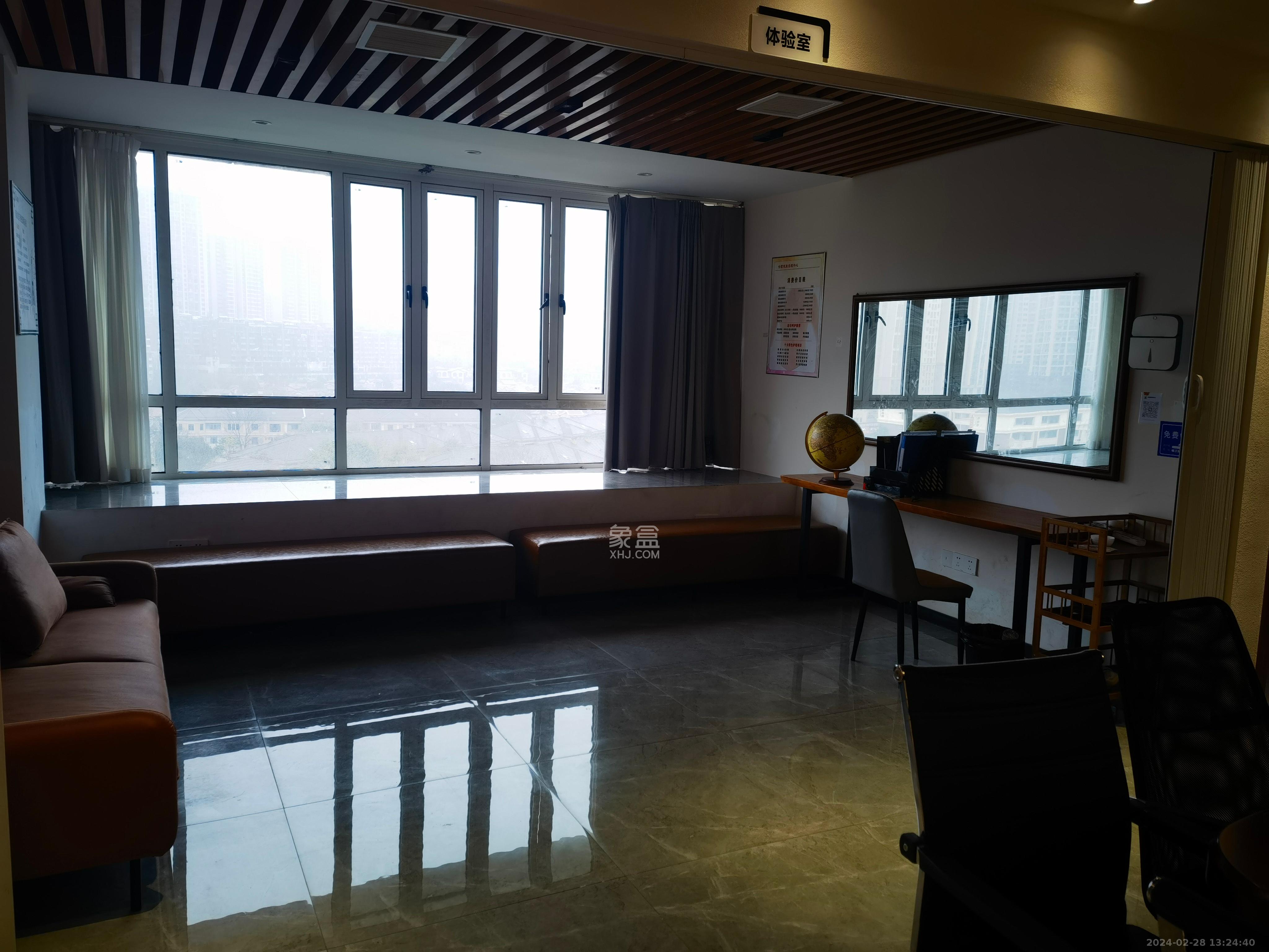 中建嘉和城   180.0㎡      7800.0元/月室内图