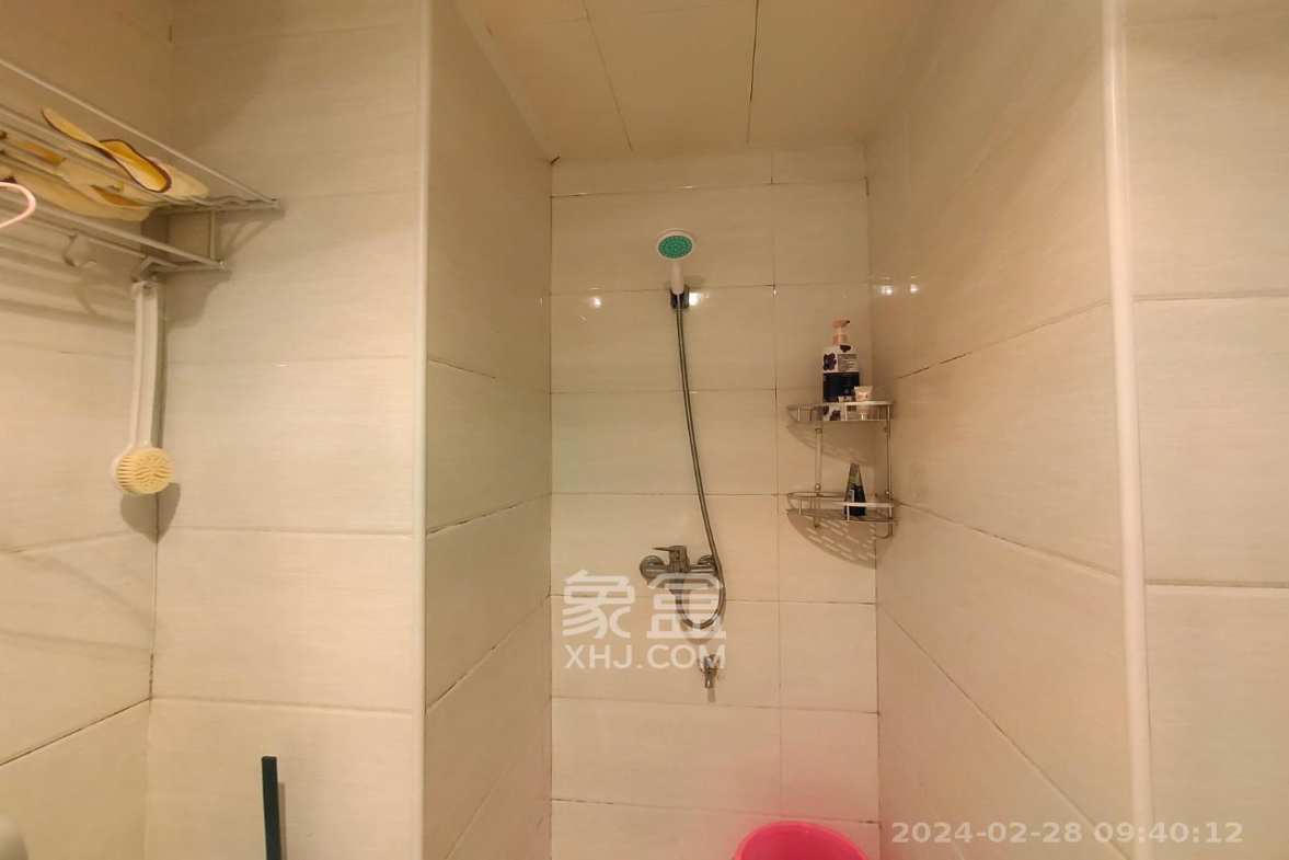 达美D6区  2室1厅1卫    2300.0元/月室内图