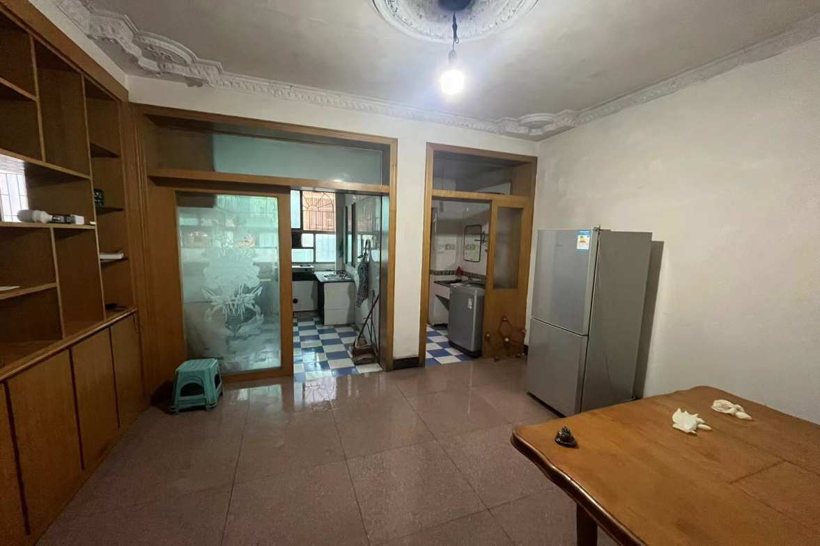 育财农贸市场(民营市场) 2室1厅1卫 600.0元/月 育财农贸市场(民营市场) 2室1厅1卫 600.0元/月室内图